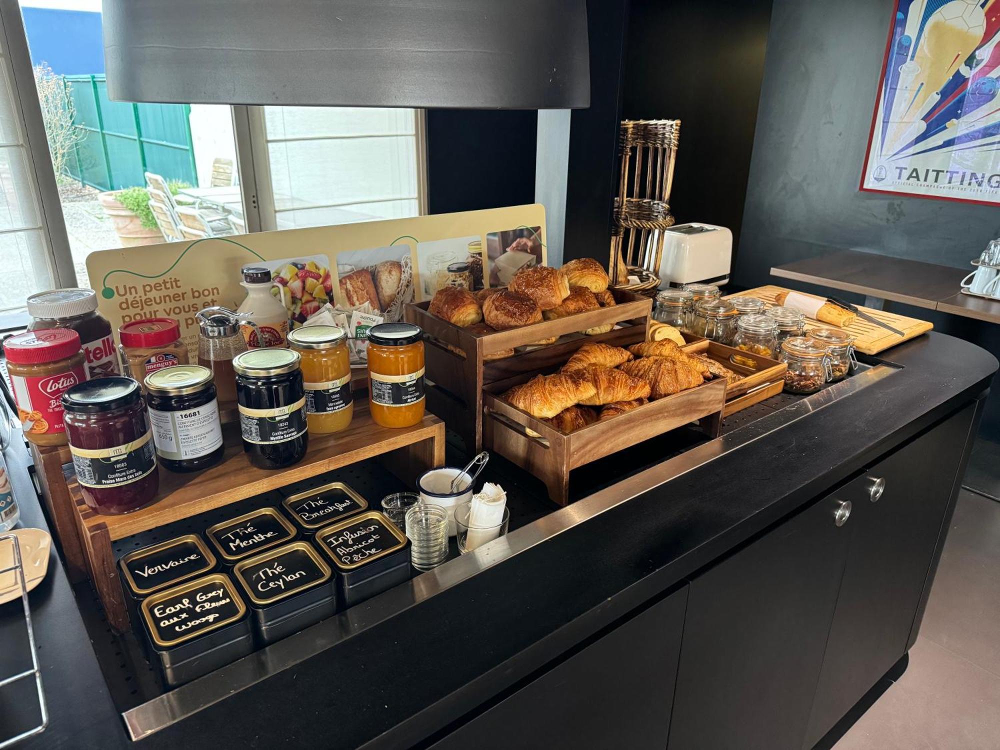 Campanile Reims Ouest - Tinqueux Hotel Екстериор снимка